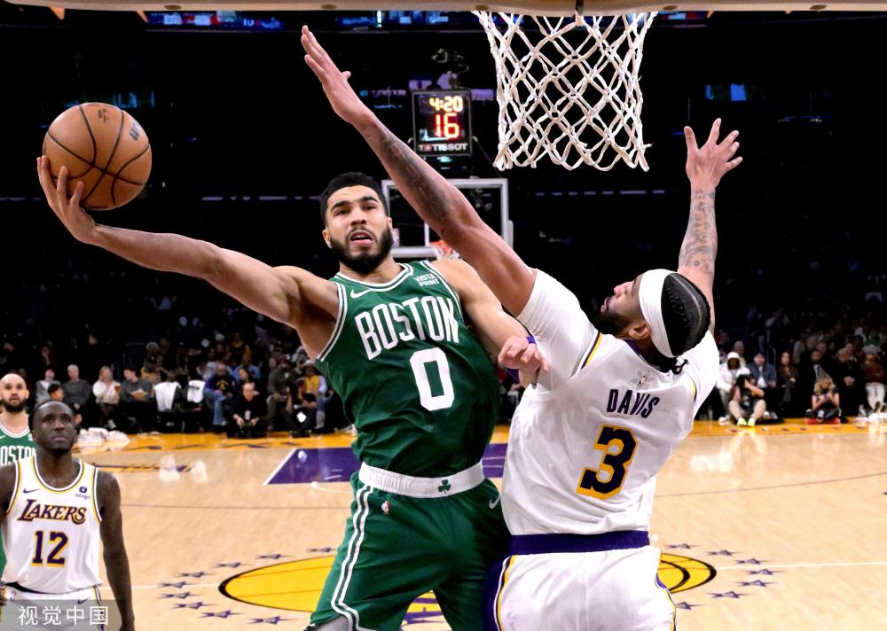 拉开了一条 拉开了一条