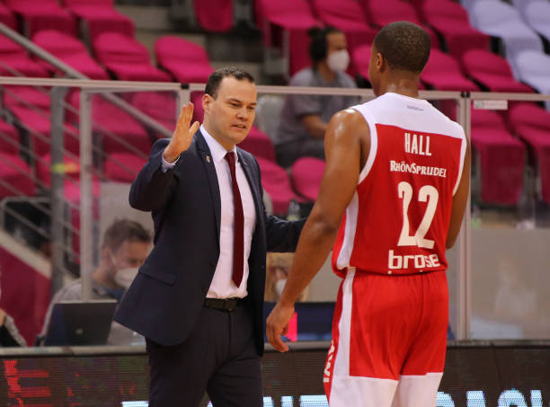 菲尔德的 菲尔德的